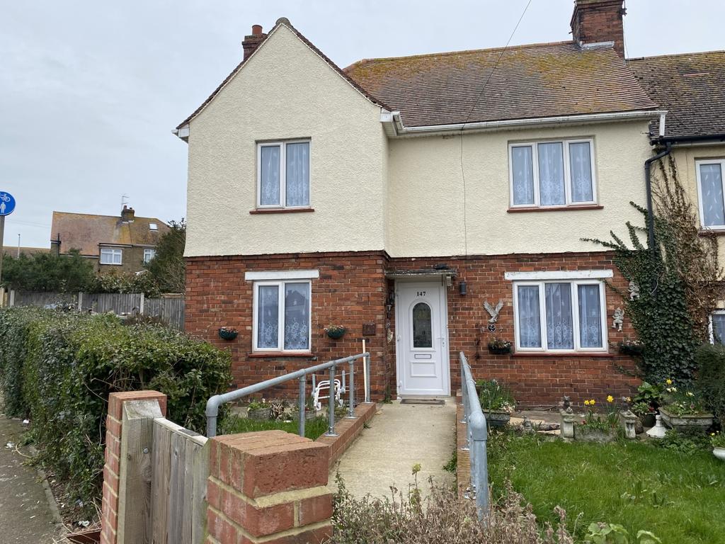 Nixon Avenue Ramsgate CT12 3 bed semidetached house £1,100 pcm (£254 pw)