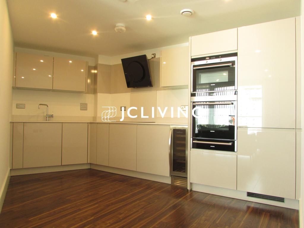 Apartment 802 Altitude Point, 71 Alie Street, Ald
