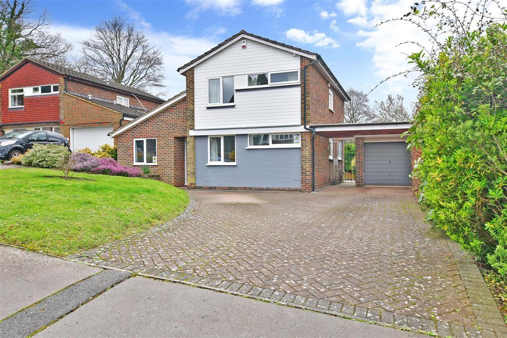 Bench Field, South Croydon, Surrey 4 bed detached house £650,000