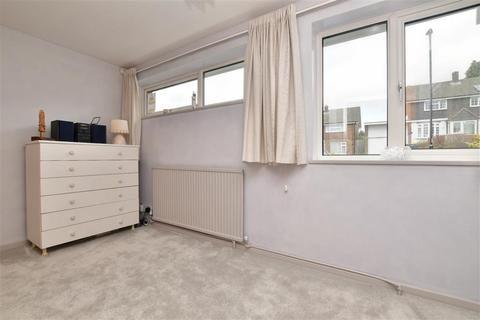 28 Bench Field, South Croydon, CR2 7HX