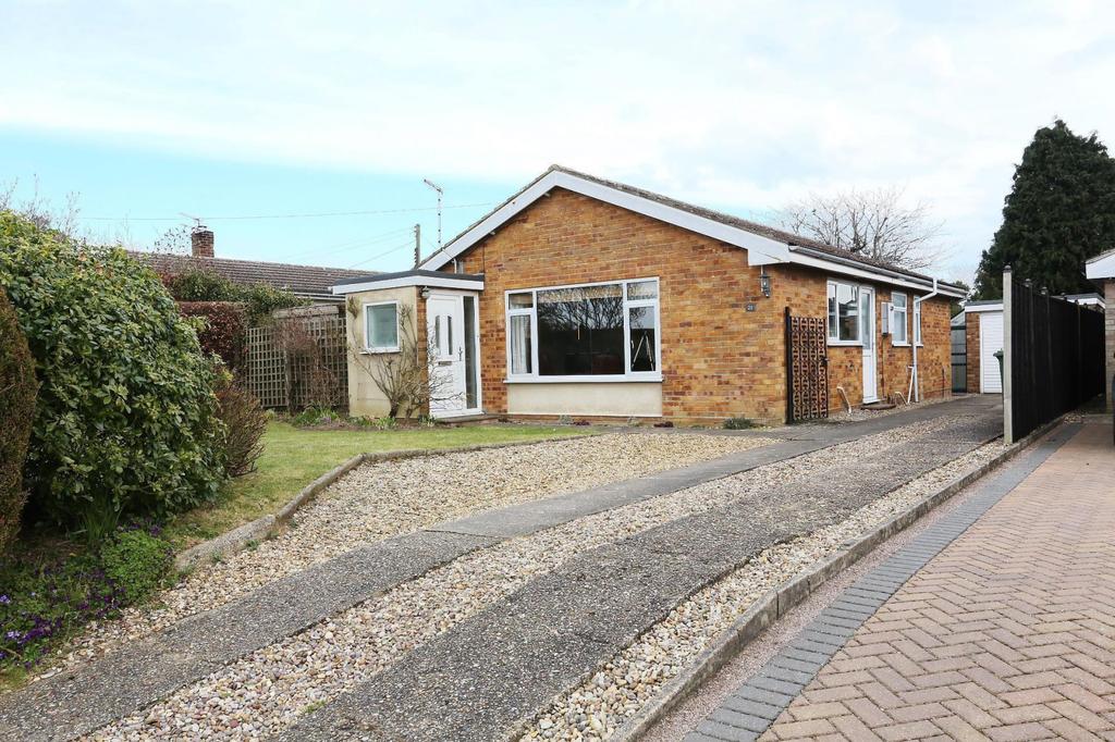 Burnt House Road, Cantley, Norwich, NR13 3 bed detached bungalow £315,000