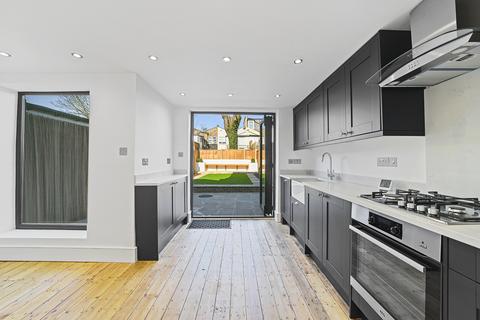 5 Buckingham Road, London, E15 1SW