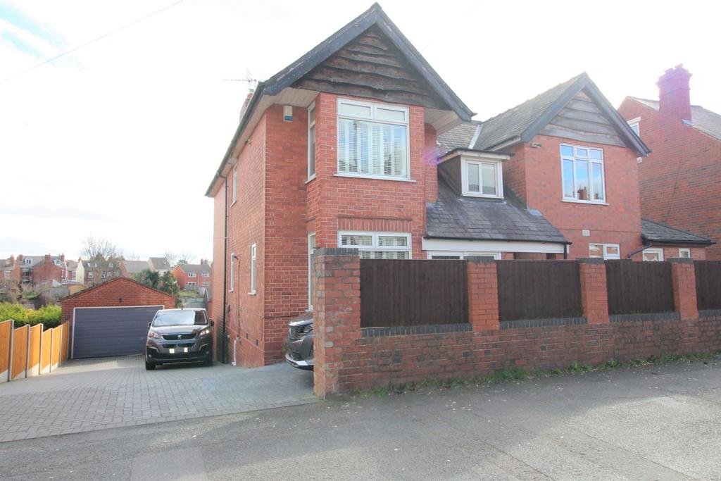 St Terrace, Kidderminster, DY10 7 bed detached house £425,000