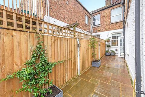 17 North Road, Richmond, TW9 4HA