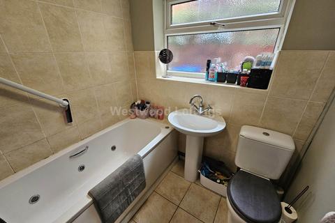 undefined, Grove Street, Leek