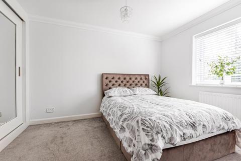 6 Jones Corner, Ascot, SL5 8QT