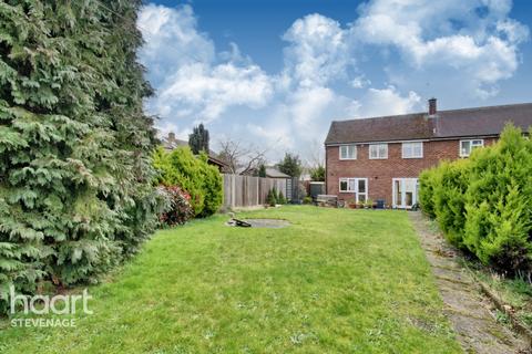 33 The Oundle, Stevenage, SG2 8JY