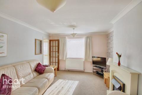 33 The Oundle, Stevenage, SG2 8JY