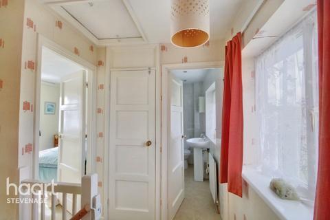 33 The Oundle, Stevenage, SG2 8JY