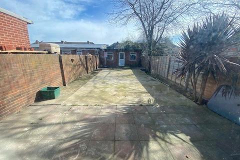 1 bedroom in a house share to rent, Hounslow, TW4