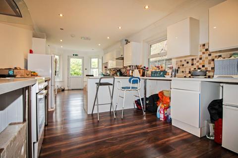 29 Coleraine Road, London, N8 0QJ