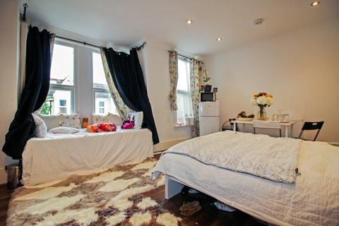 29 Coleraine Road, London, N8 0QJ