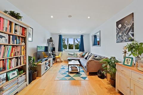 23 Magpie Close, London, E7 9DE