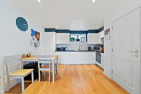 23 Magpie Close, London, E7 9DE