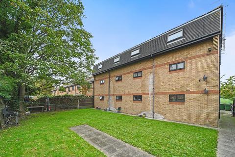 23 Magpie Close, London, E7 9DE