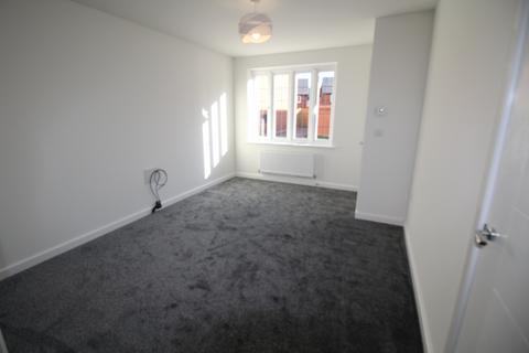 3 bedroom semi-detached house to rent, Pennyoak Drive, Leighton