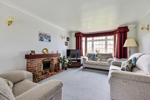 3 Cheyne Close, Bromley, BR2 8QA