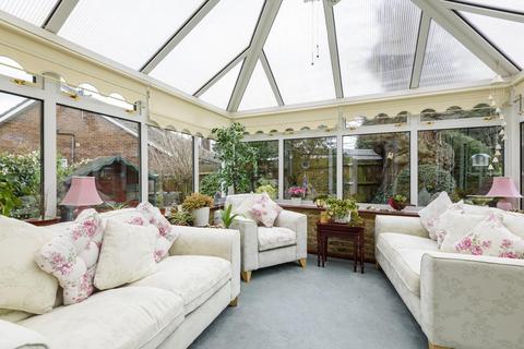 3 Cheyne Close, Bromley, BR2 8QA