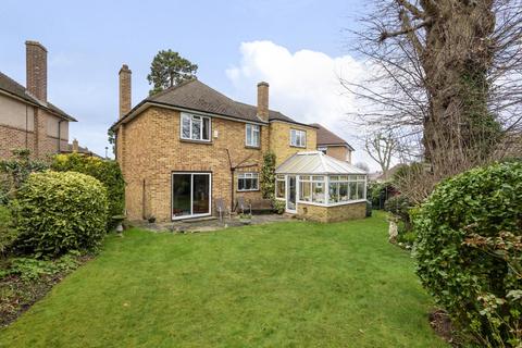 3 Cheyne Close, Bromley, BR2 8QA