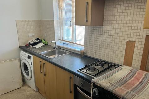 Studio to rent, Greenford Road, Harrow, HA1 3QS