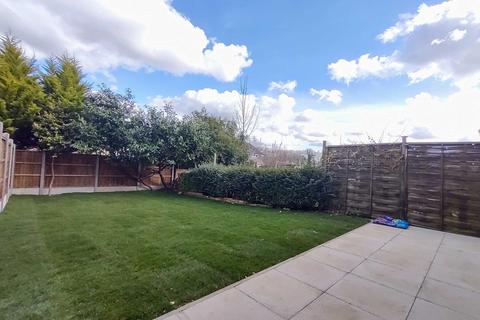 24 Marlins Turn, Hemel Hempstead, HP1 3LQ