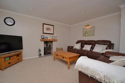 67 Avon Meade, Fordingbridge, SP6 1QR