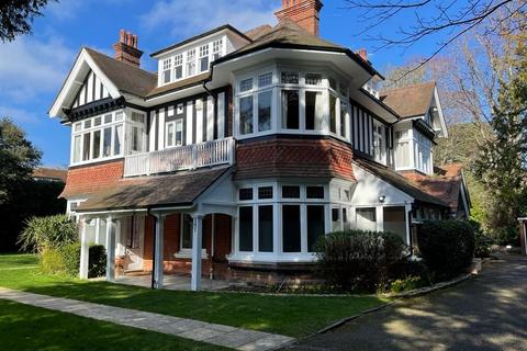 2 bedroom ground floor flat to rent, Milner Road, Bournemouth BH4