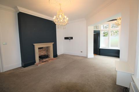 2 bedroom ground floor flat to rent, Milner Road, Bournemouth BH4