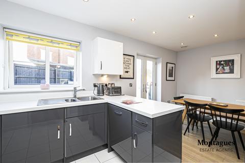 106 Buckingham Road, Epping, CM16 5AG