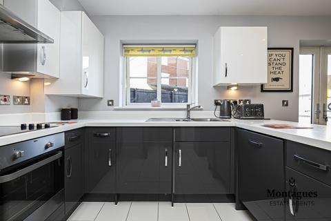 106 Buckingham Road, Epping, CM16 5AG