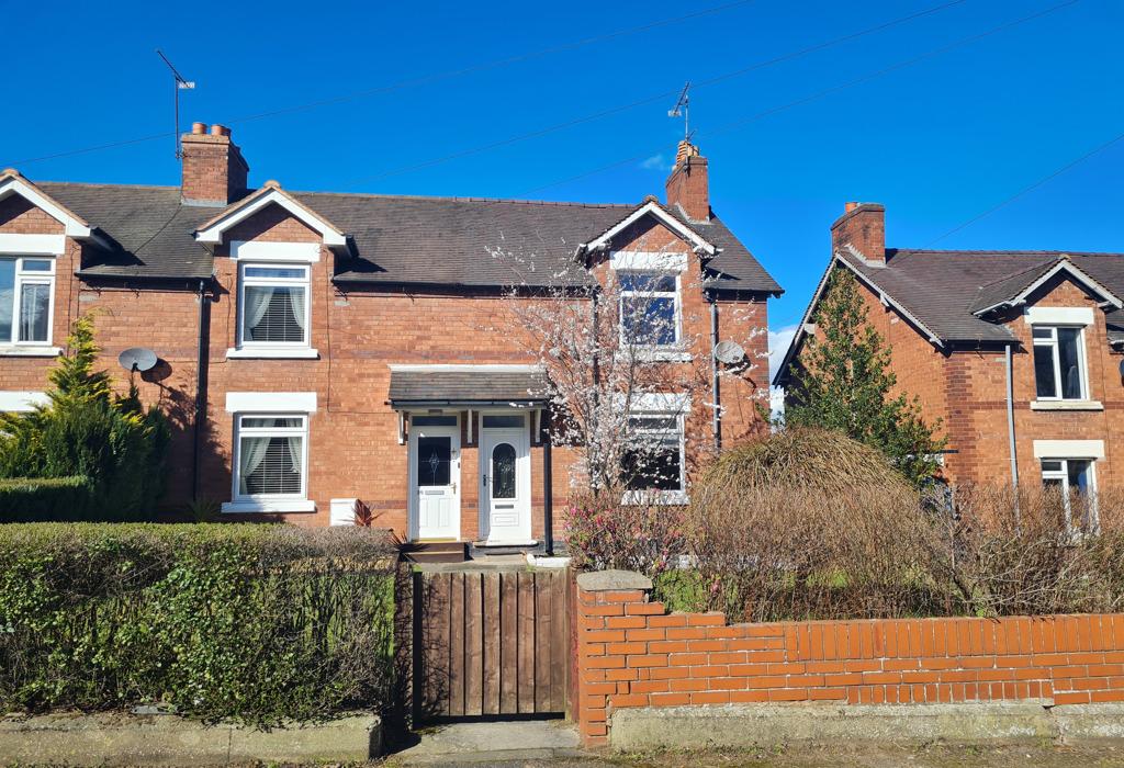 Hagley Road, Rugeley, Staffordshire 3 bed semidetached house £750