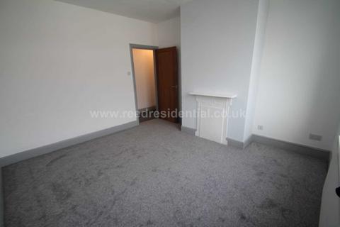 2 bedroom apartment to rent, Spa Road, Hockley