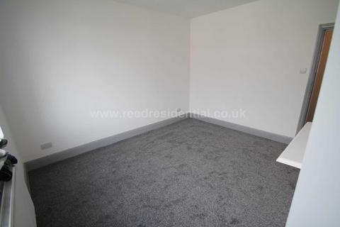 2 bedroom apartment to rent, Spa Road, Hockley