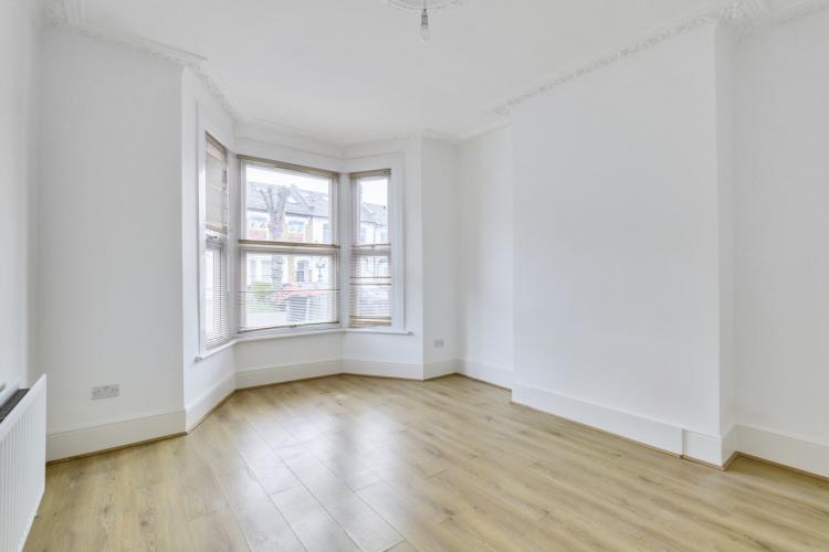 Whittington Road London N22 4 bed house - £2,300 pcm (£531 pw)