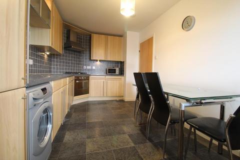 3 bedroom flat to rent, Shaw Crescent, Aberdeen, AB25