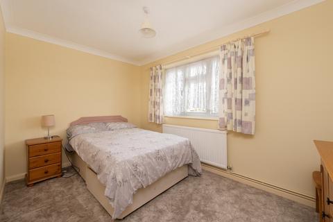 2 Hampton Gardens, Herne Bay, CT6 8BY