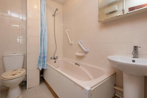 2 Hampton Gardens, Herne Bay, CT6 8BY