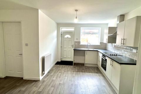 3 bedroom terraced house to rent, Front Street, Langley Park