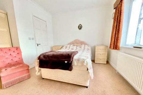 35 Parsonage Barn Lane, Ringwood, BH24 1PS