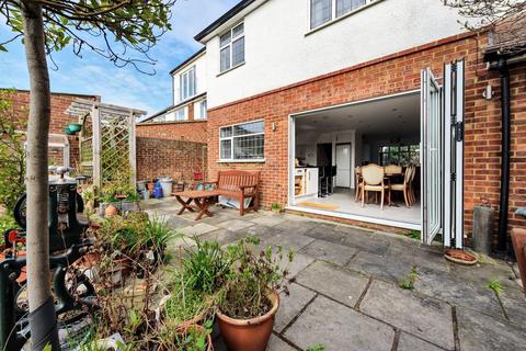 38 Redleaves Avenue, Ashford, TW15 1LD