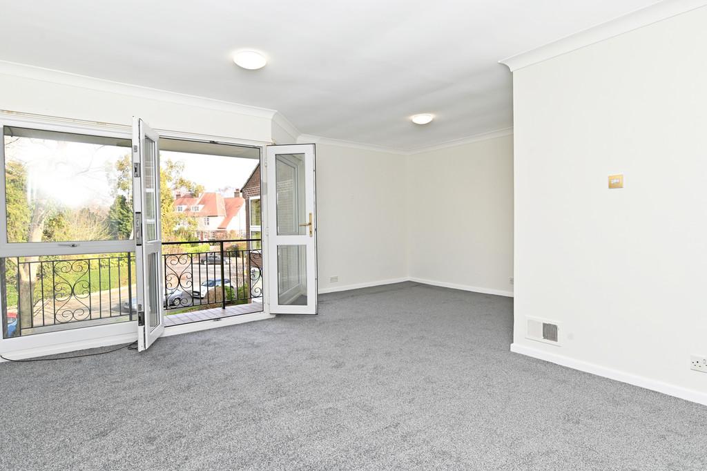 Rutland Drive, Harrogate 2 bed apartment £850 pcm (£196 pw)