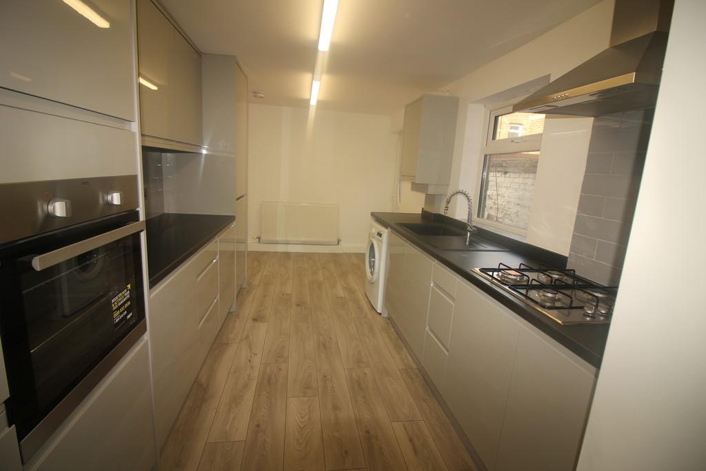 Park Lane, Darlington, County Durham 3 bed terraced house £650 pcm (£