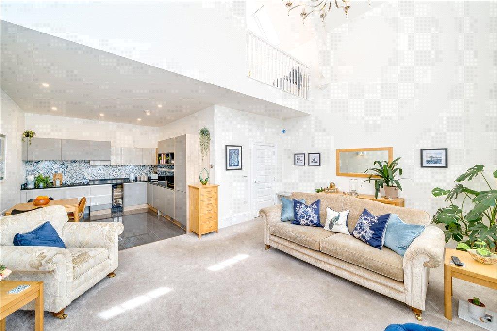 Light &amp; Spacious
