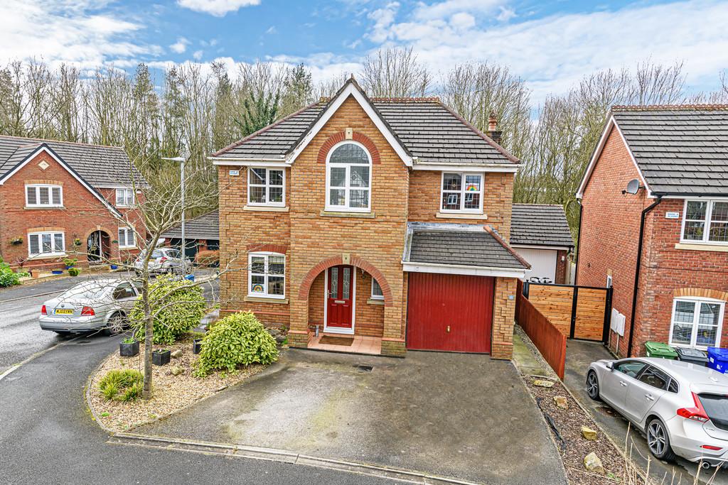 Redacre Close, Dutton, Warrington 4 bed detached house £325,000