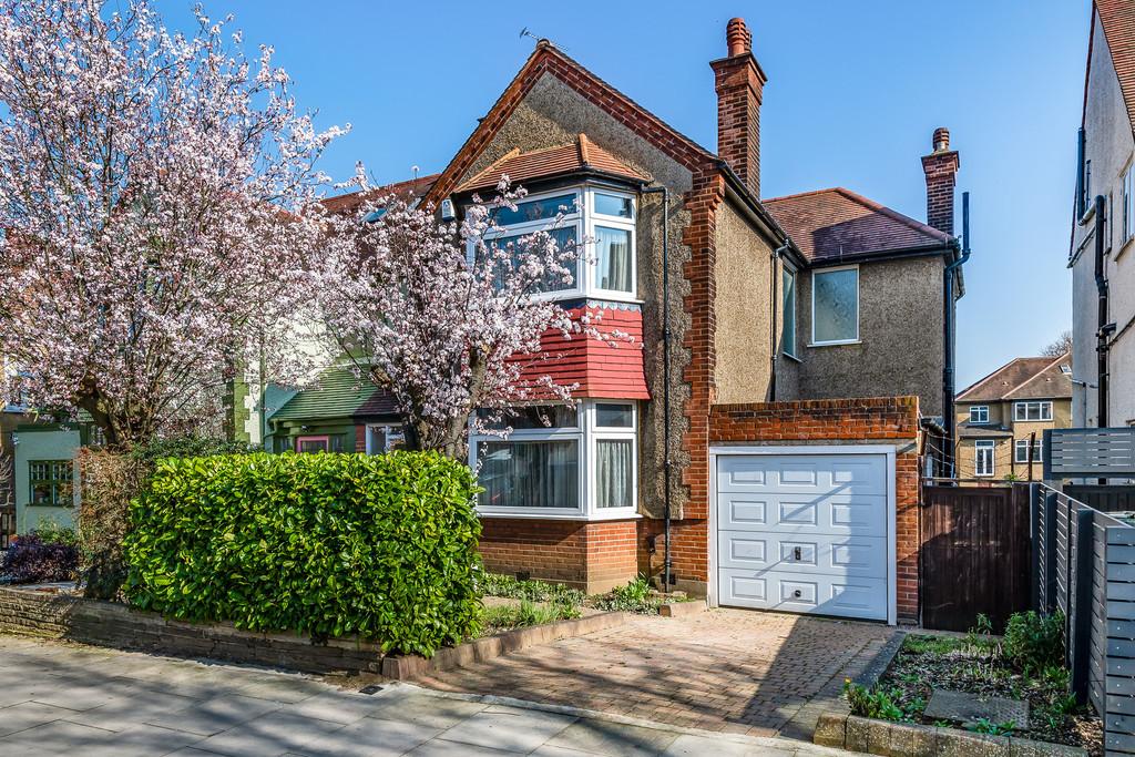 Creighton Avenue, London 4 bed semidetached house £1,395,000
