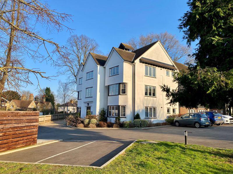 Hobbs Cross Road, Harlow 1 bed apartment for sale £269,995
