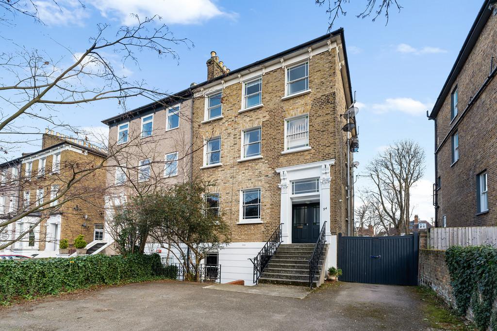 Grosvenor Road, Wanstead 3 bed apartment £600,000