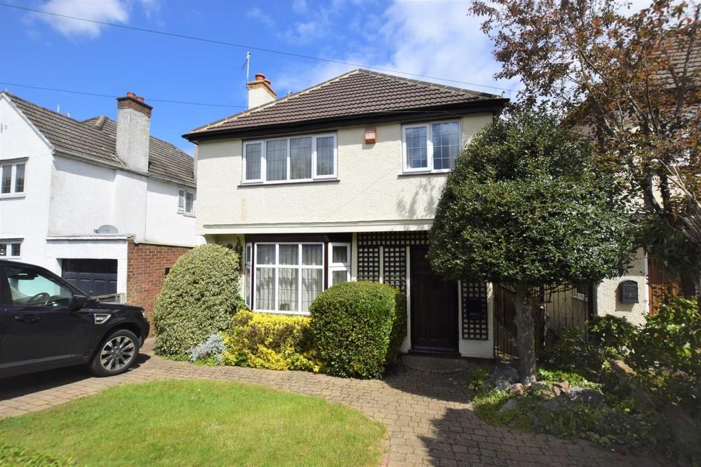 Brookdene Avenue, Oxhey 3 bed detached house £685,000