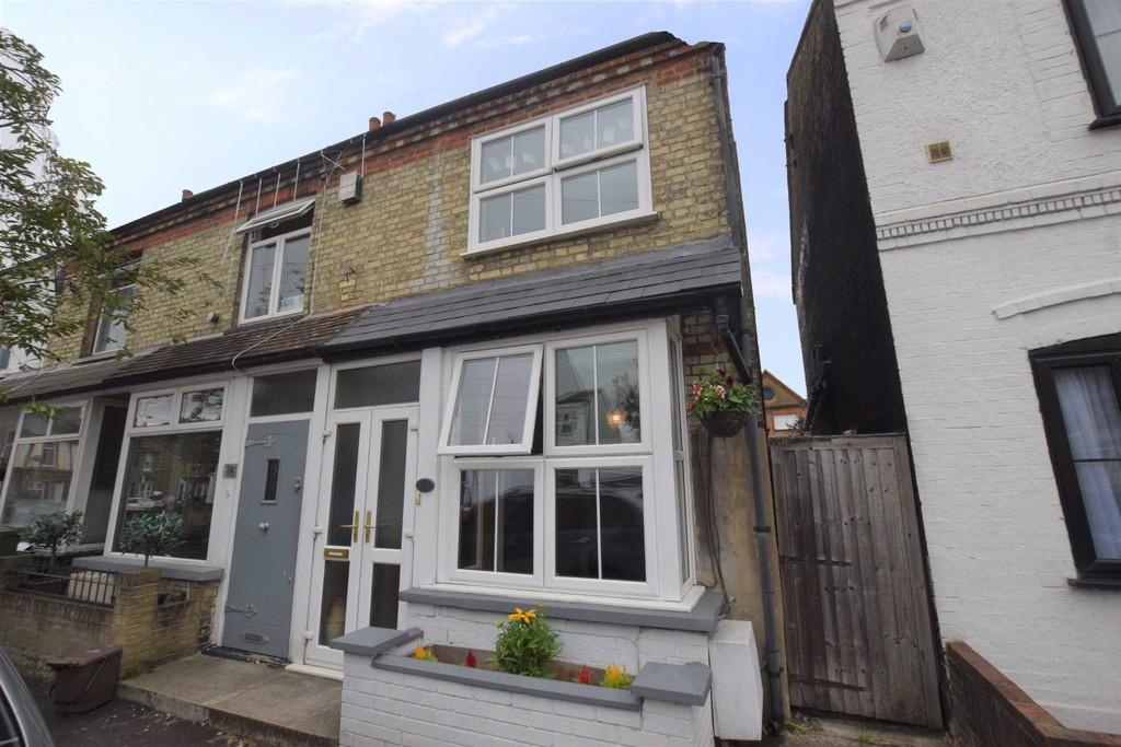 Lammas Road, Watford 3 bed end of terrace house £415,000
