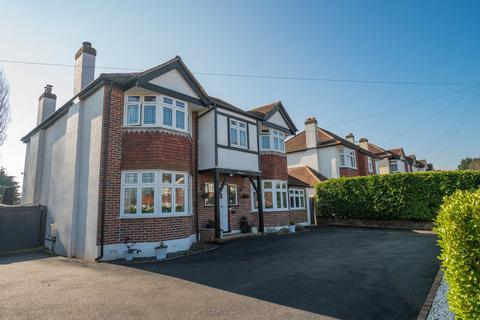 11 Gatesden Road, Fetcham, Leatherhead, KT22 9QW